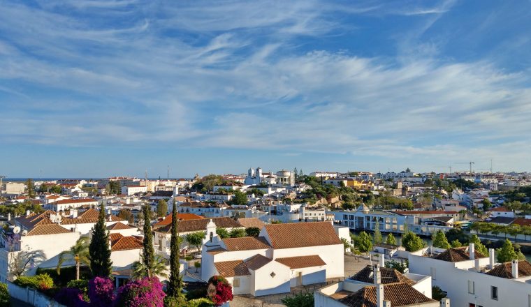 eurohike-wanderreisen-portugal-kuestenwandern-algarve-stadtpanorama